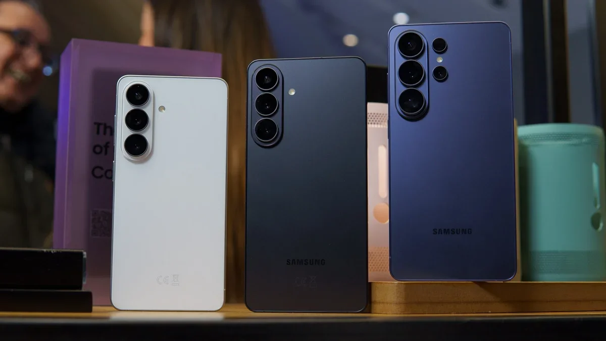 Not 1.07 billion colors, but "only" 16.7 million: no Galaxy S26 model actually has a 10-bit panel?