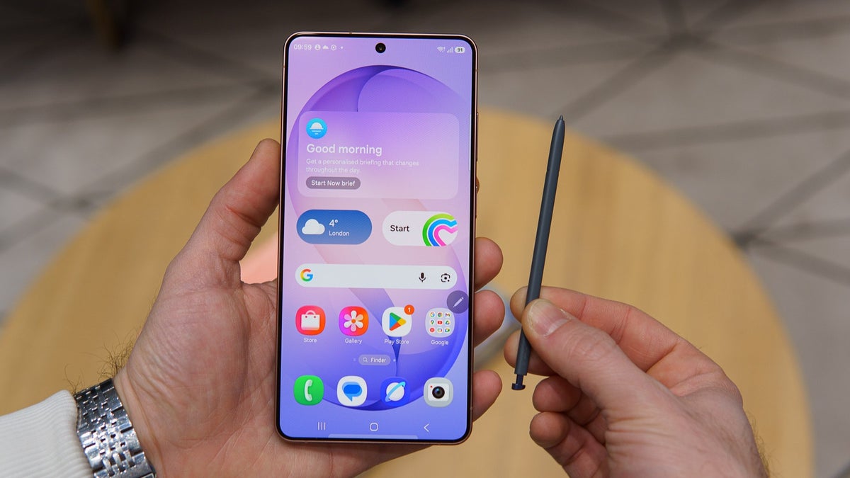 The Galaxy S26 Ultra leads Samsung's new flagship family to its first big sales achievement