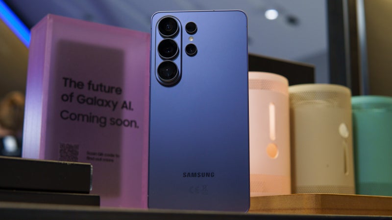 Most of you don't expect the Galaxy S26 Ultra to be a big hit, but Samsung still holds all the cards