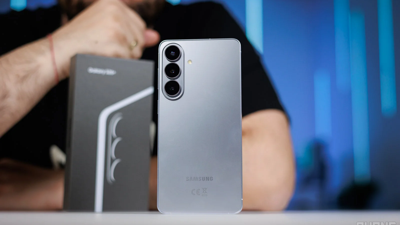 The Galaxy S26 and S26 Plus exist for one reason: to make the Ultra look worth it