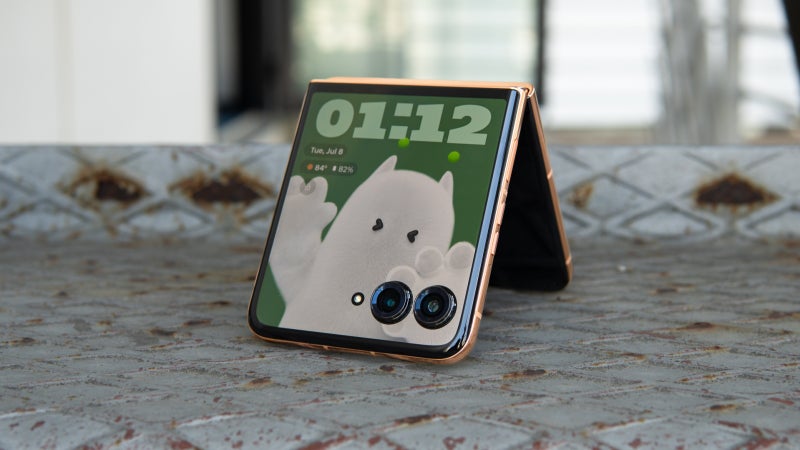 Motorola's powerful Razr+ (2025) leaves the Galaxy Z Flip 7 in the dust at this unreal price