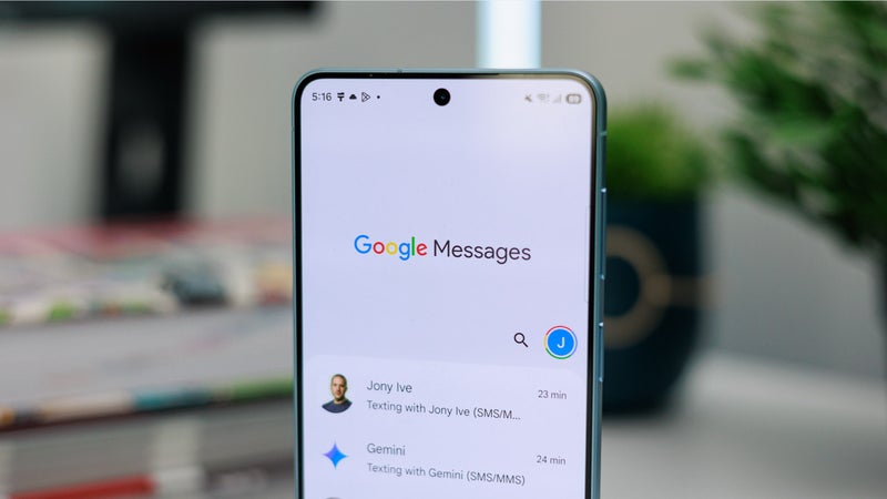 Sorry Google, but Messages still has a long way to go to become the Android texting king