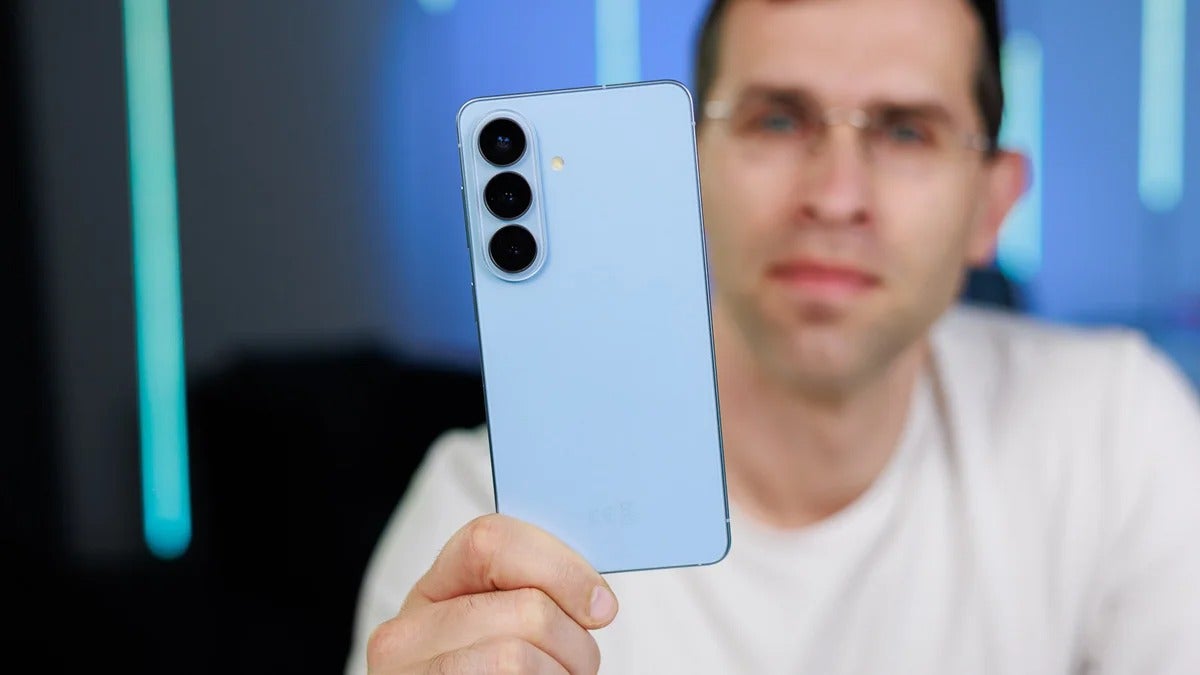 The Galaxy S26 is a lazy product, but it is still the best at this one thing