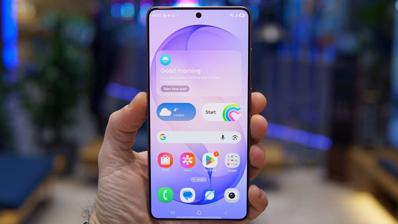 Your expensive Galaxy S26 just got a few new tricks that should have been there on Day 1