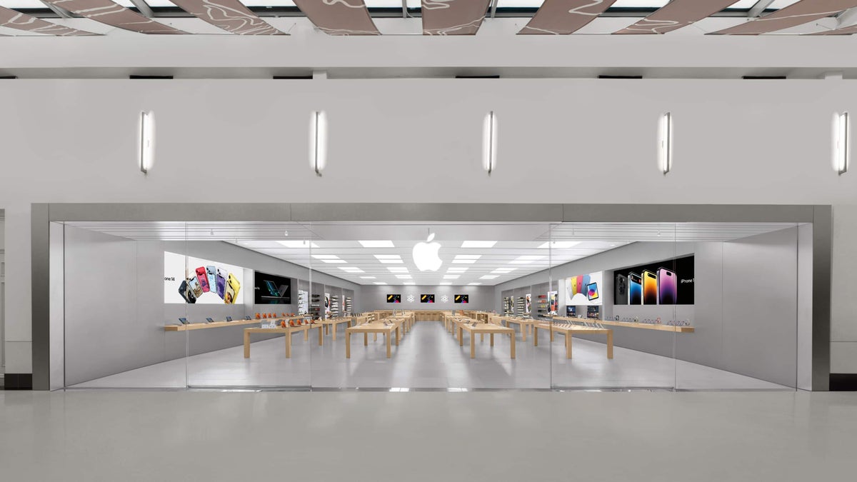 Apple Store in a mall.
