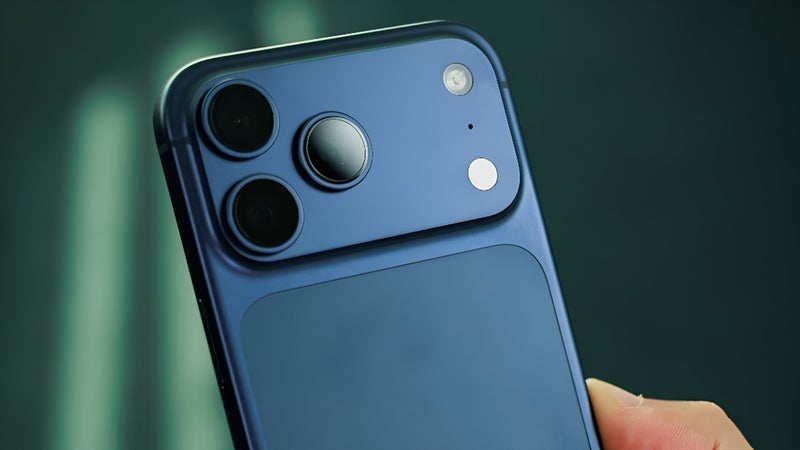 Incoming Apple CEO tells employees how new products will be supercharged with AI