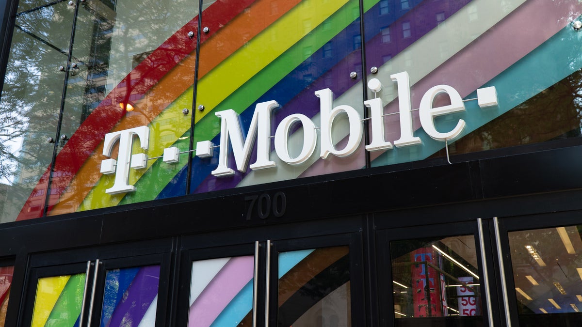 phonearena.com - Alan Friedman - T-Mobile releases its Q1 earnings and reveals why a record number switched to the carrier