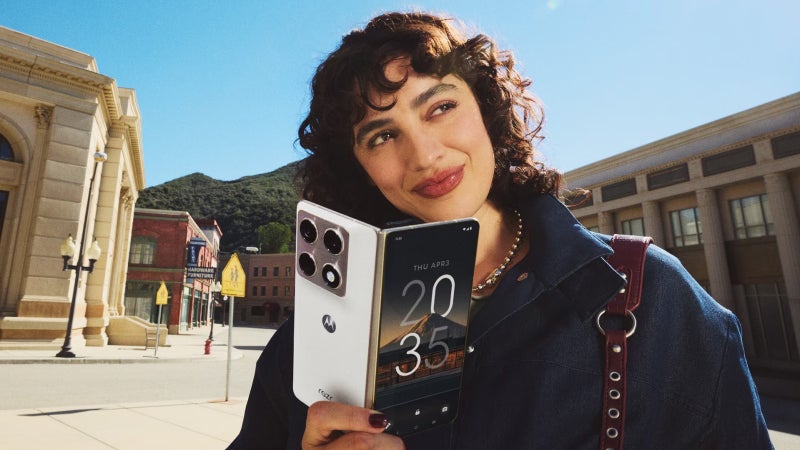 The official US price of Motorola's book-style Razr Fold is finally here, and it's not pretty