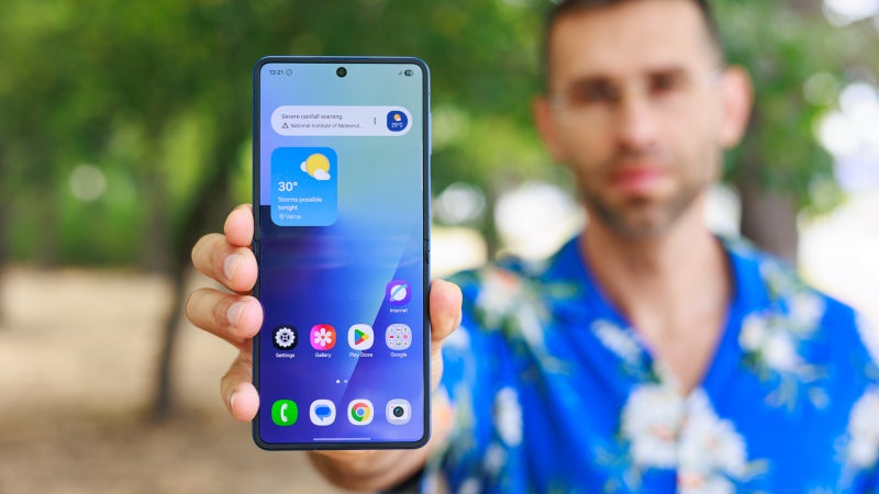 Samsung's 'slightly pricier' Galaxy Z Flip 8 could be lighter than the Z Flip 7 and have no crease