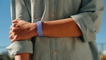 Google's secret Fitbit Air just got an official announcement, and Steph Curry has a hand in it