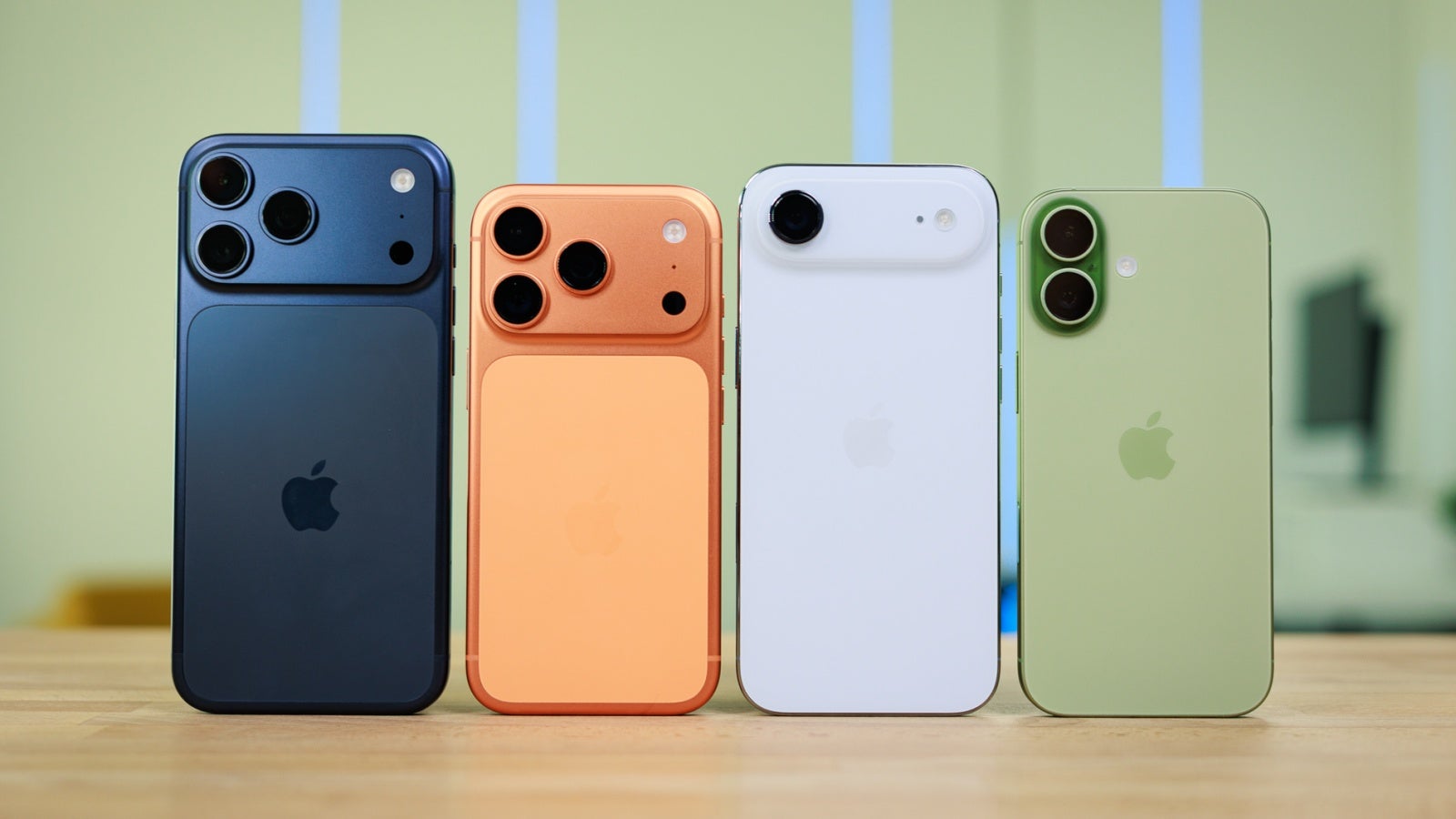 Apple pummels its Android rivals in the US smartphone market again, Motorola closes in on Samsung