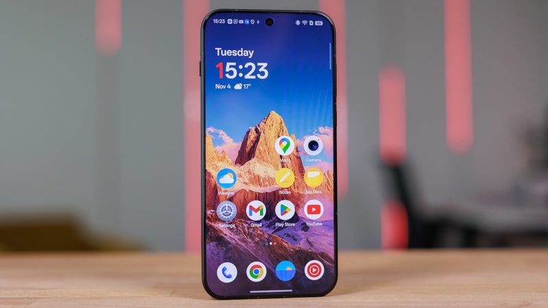 Latest OxygenOS updates turn OnePlus phones into bricks