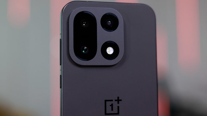 OnePlus announces resumption of halted updates