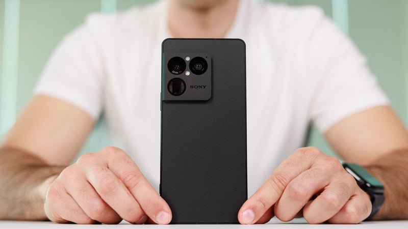 Wow, the AI-centric Pixel 10 Pro XL dominates the new Sony camera flagship in every single picture