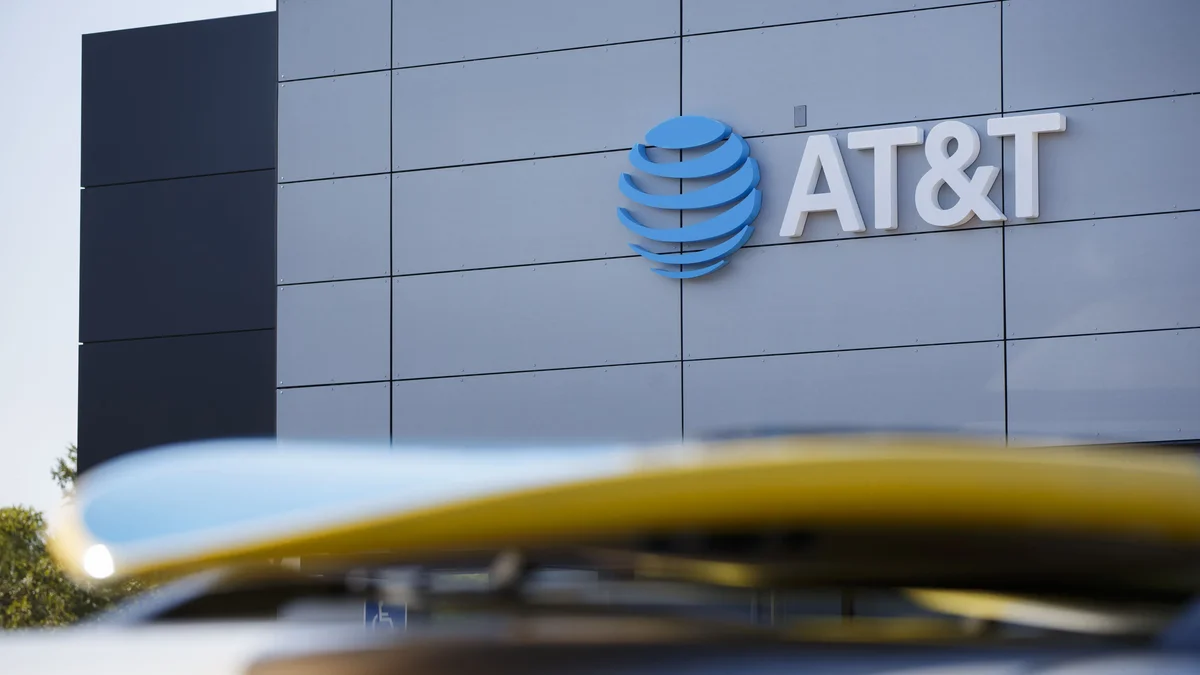 phonearena.com - Anam Hamid - AT&T announces an &agrave; la carte plan that you can reconfigure every month