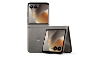 T-Mobile, Verizon offer various Motorola Razr models for free