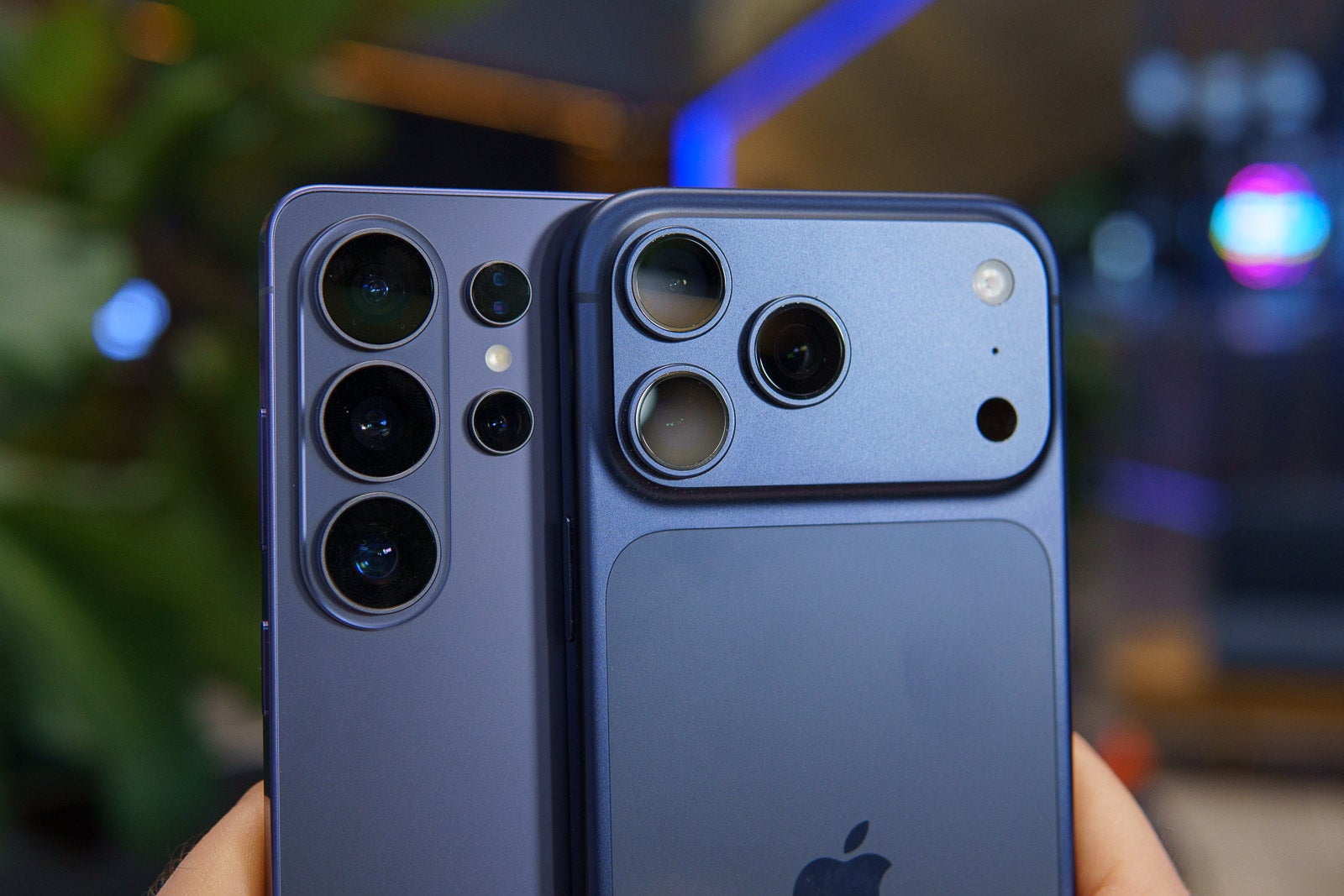 Apple does another first-ever with the iPhone and leaves Samsung behind in the most delicate moment