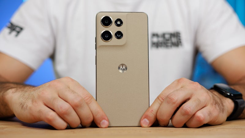 Motorola incredibly pulled off what Apple and Samsung could not do in the US smartphone market in Q1