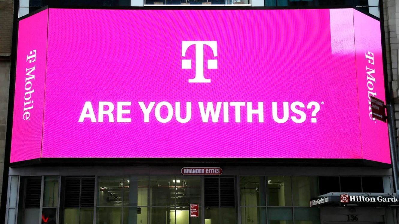 T-Mobile service is down, many US subs are in the dark with no support