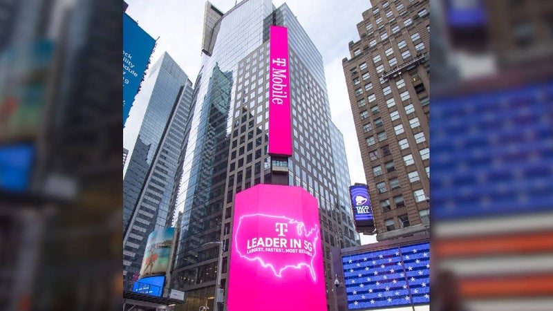 It's raining blankets, bowls, and free gifts at T-Mobile all June