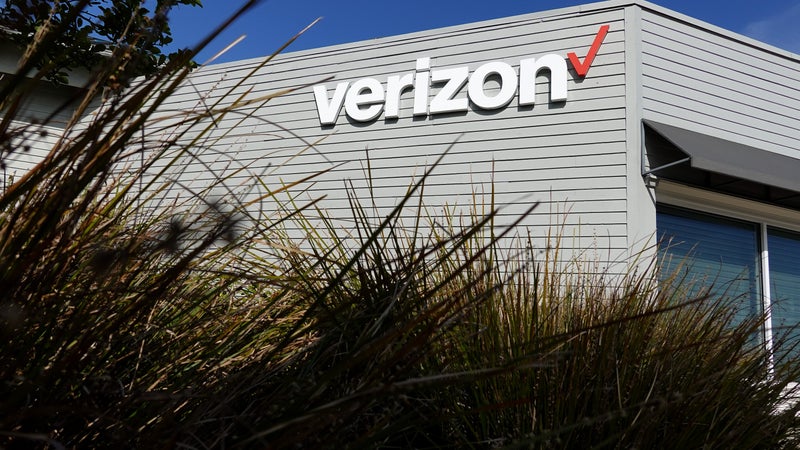 AT&T and T-Mobile look on as Verizon continues its winning streak