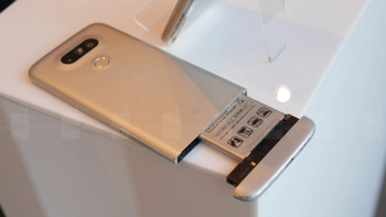 Smartphones must have user-replaceable batteries by 2027. But not your iPhone. Here's why