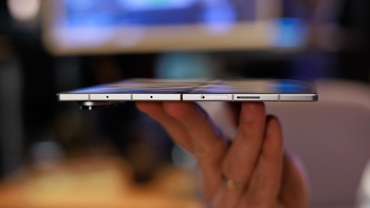 Amazon really wants you to buy Samsung's cheapest Galaxy Z Fold 7 model at an enhanced $466 discount