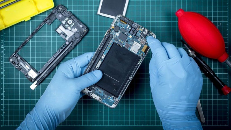 User-replaceable batteries are something people apparently want in their phones