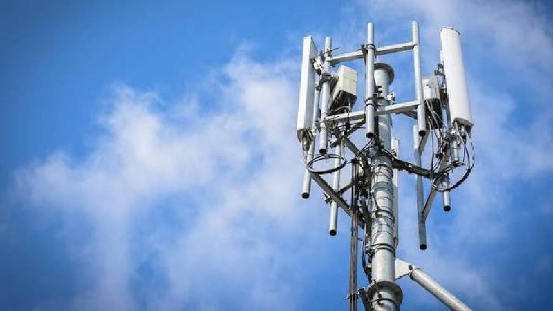 AT&T, T-Mobile, and Verizon's grip on the industry strengthens