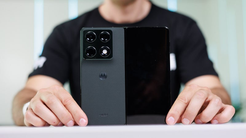 The Moto Razr Fold is Samsung’s wakeup call