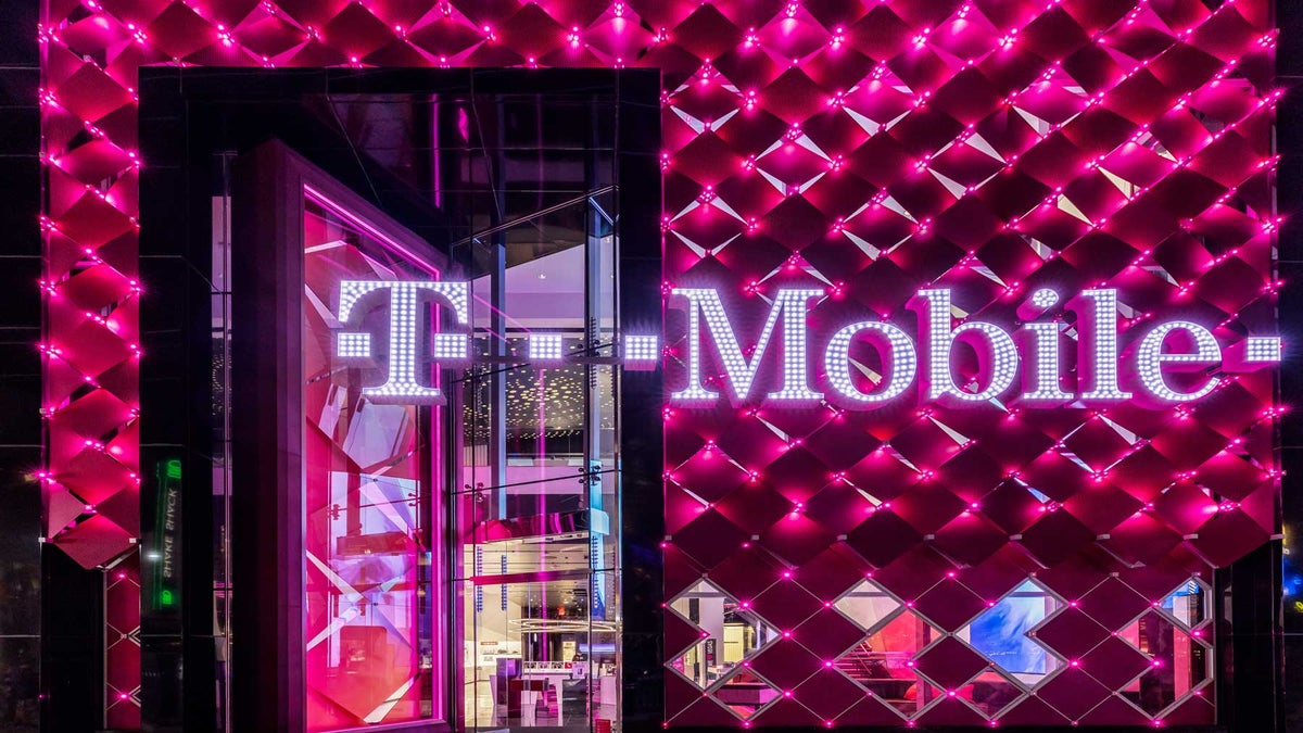 T-Mobile and Verizon users have one less reason to finance the iPhone 18 Pro