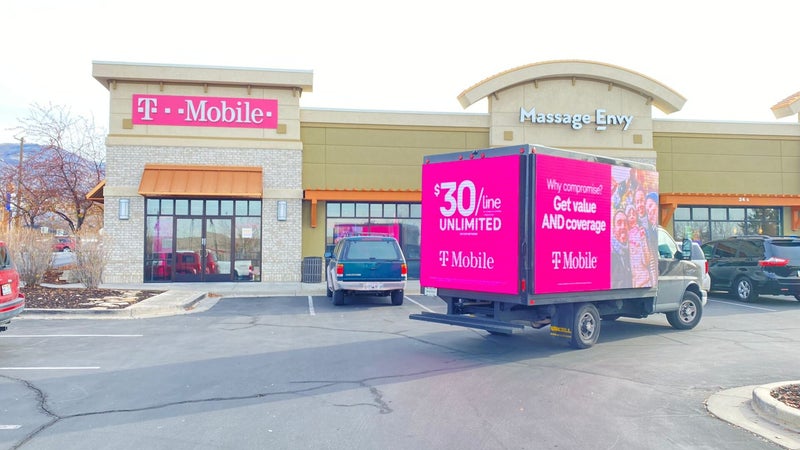 FCC demands answers from T-Mobile for violating customer commitments