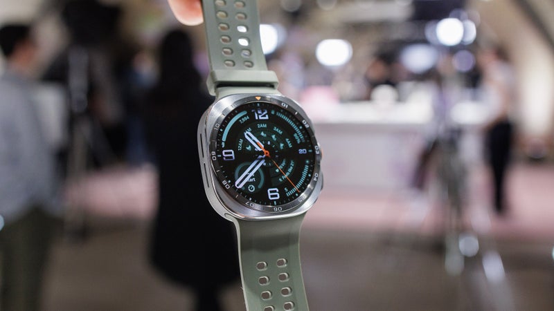 I spent an hour using the Galaxy Watch Ultra 2: Samsung finally made the ultimate smartwatch