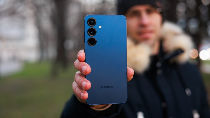 Galaxy S25+ is a Walmart bestseller at $300 off