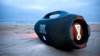 JBL Boombox 4 with 210W power and replaceable battery drops in price on Amazon