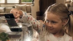 Samsung Galaxy S II stars in its first commercial (video)