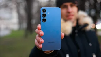 A $300 discount makes even hardcore techies eye the still-relevant Galaxy S25+