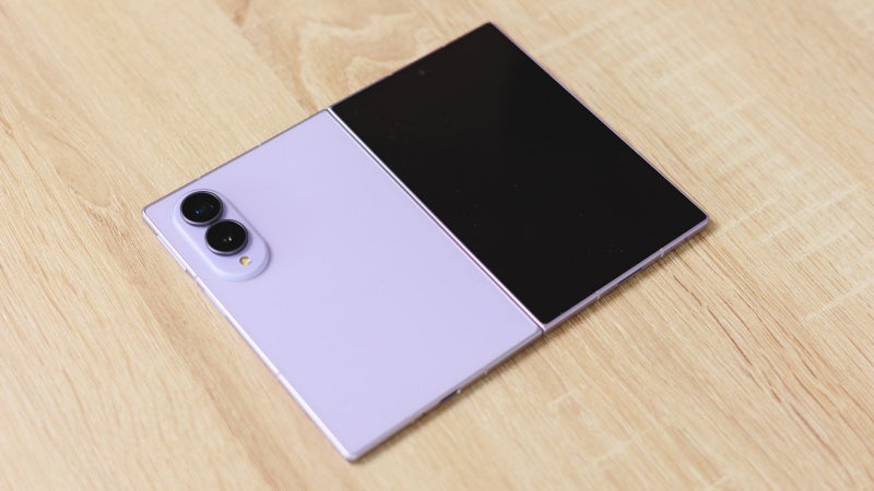 Yet another report forecasts major foldable market growth soon... without mentioning Apple