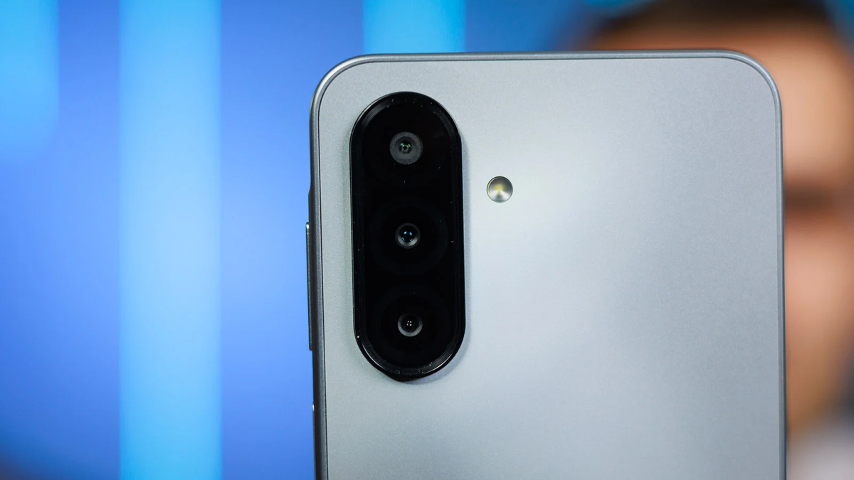 phonearena.com - Polina Kovalakova - Budget gem Galaxy A17 is back in the game thanks to Amazon's latest sale