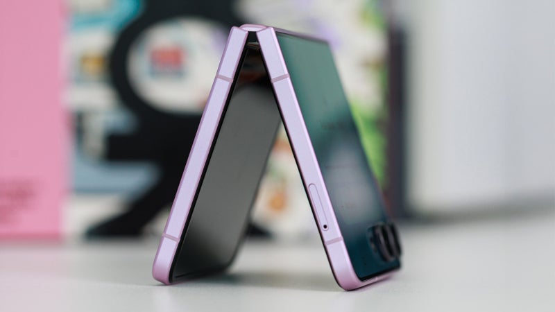 I used the Galaxy Z Flip 8: its tiny design changes matter more than the specs