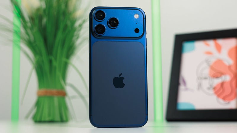 Do not trade in your iPhone during these days unless you want less money for it