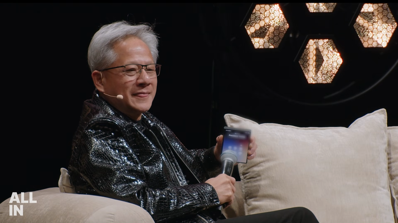 Jensen Huang rocks the Galaxy Z Fold 8: why won't he get the iPhone Duo?