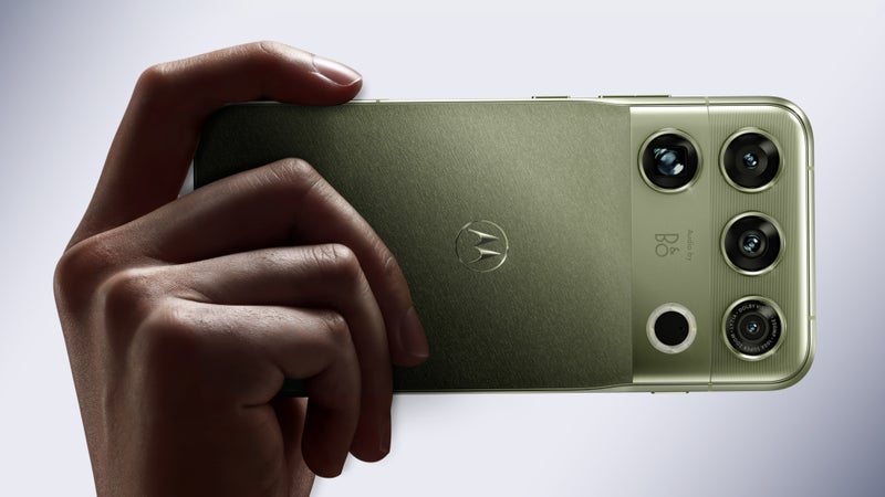 Motorola introduces the Signature 27