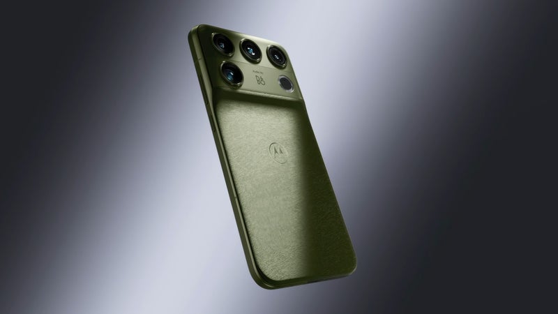 I have 4 reasons to blindly pick Motorola's Signature 27 over the Pixel 11 Pro, and one is impossible to ignore