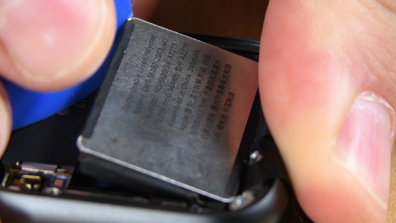 iPhone tech could unlock 10,000 mAh batteries for Android flagships