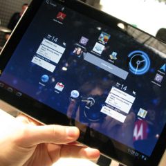 Motorola shipped only 250,000 XOOM tablets, posting a significant loss