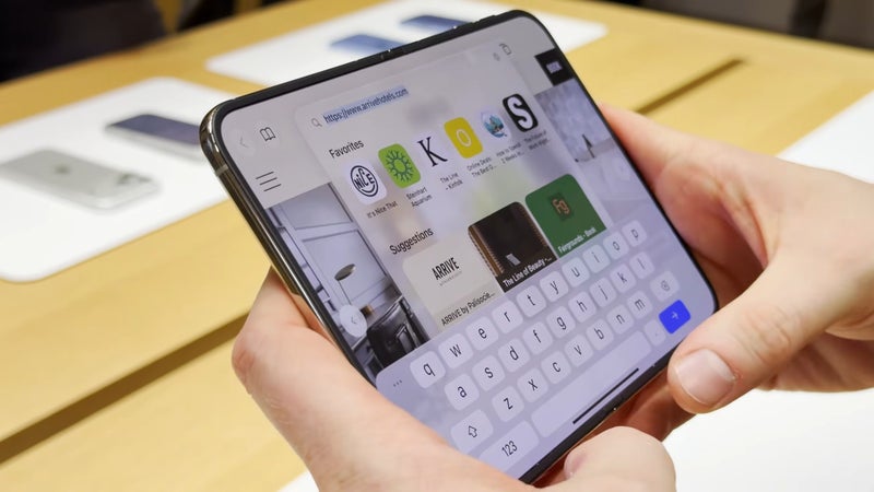 iPhone Duo screen protector guide: should you install a screen protector on the Duo
