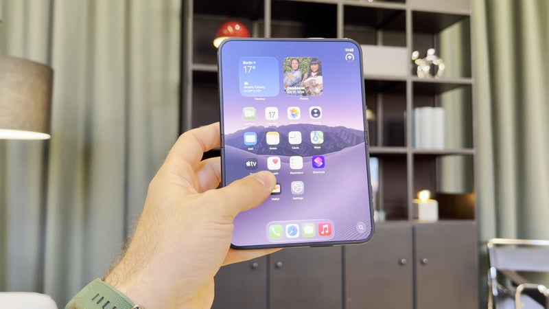 iPhone Duo looks better out of the box but apparently soon falls behind Galaxy Z Fold 8 in what matters most to me