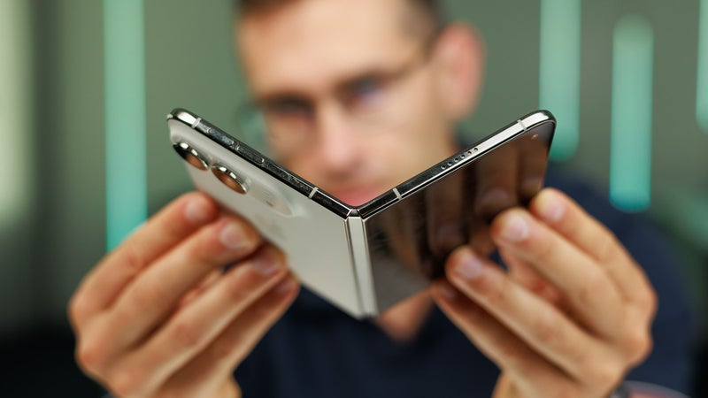 iPhone Duo is the perfect foldable form factor, but I'm not sure that's enough