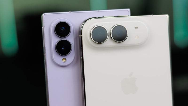 The iPhone Duo’s tendency to break is keeping us loyal to the Galaxy Z Fold 8